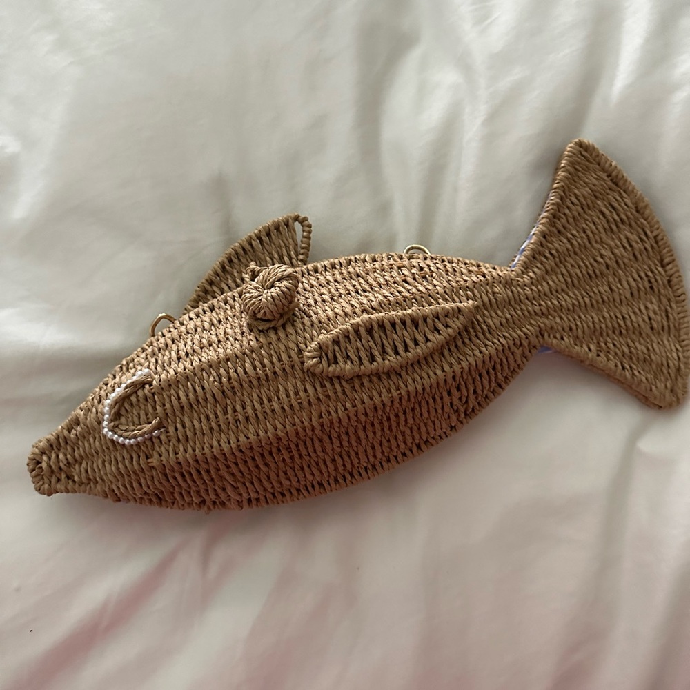 Woven straw/wicker/raffia Fish bag NWT
